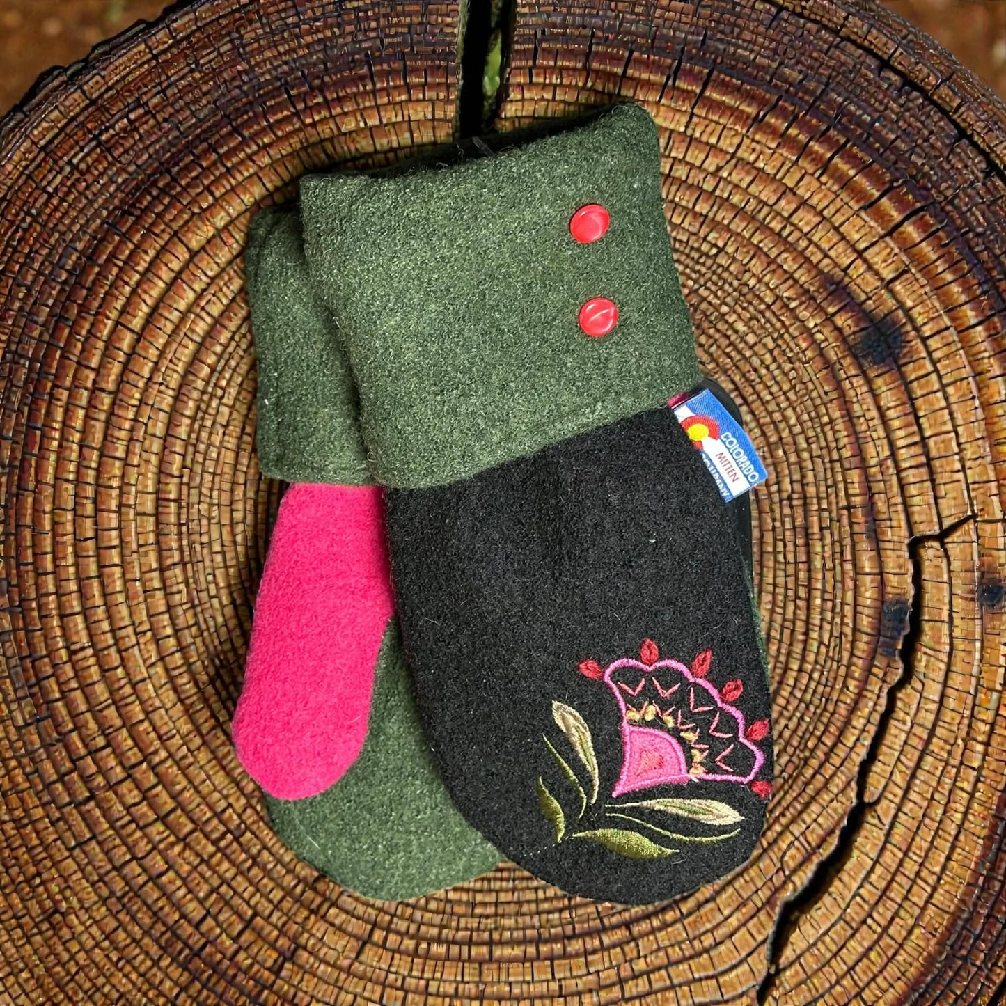 Woman's Regular Mittens