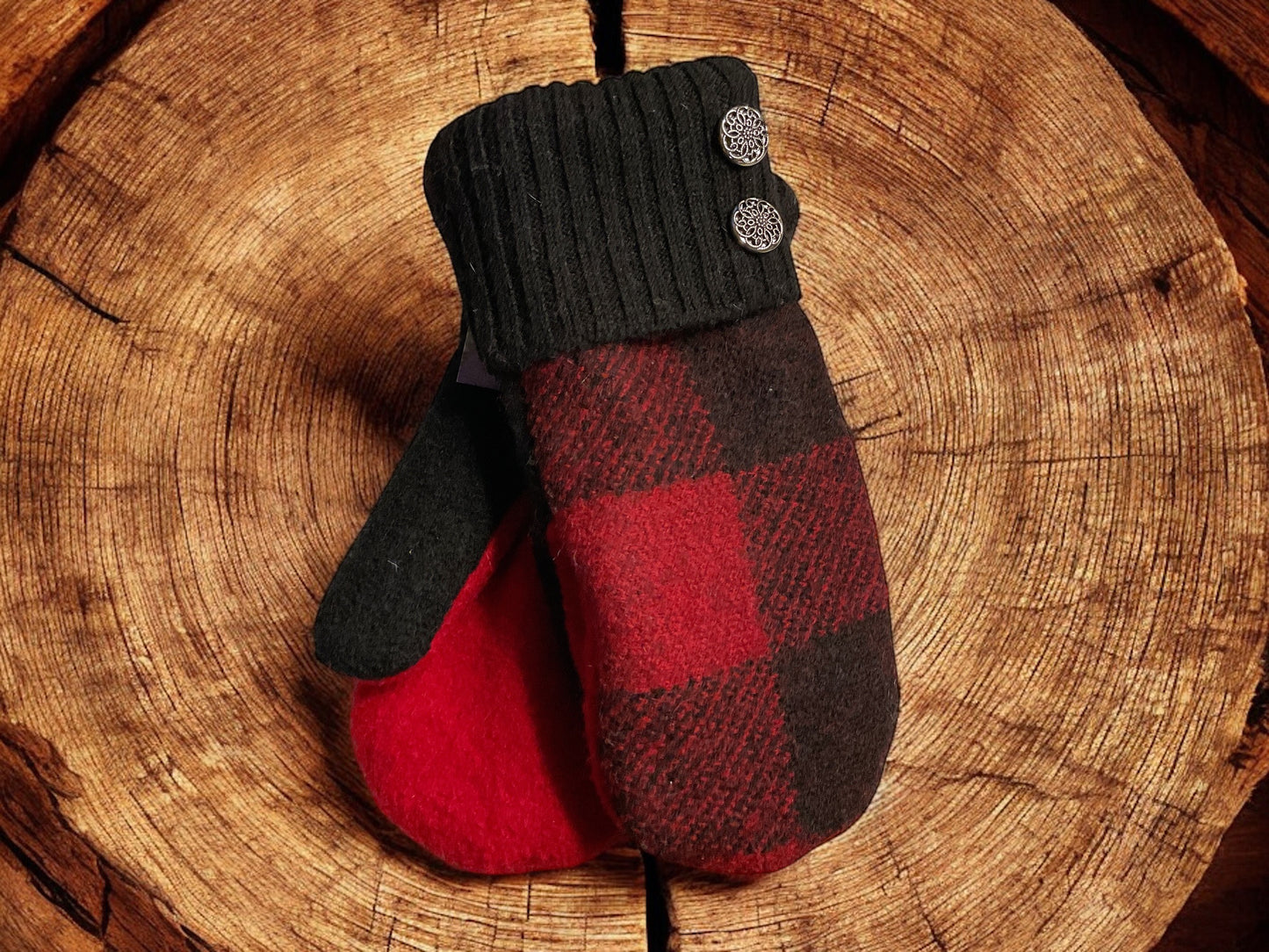 Women's Large Mittens Black/Red Plaid